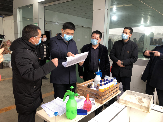 疫情期間省、市各級領導關心民生鼓勵生產(chǎn),各職業(yè)農(nóng)民、自愿者都在為抗擊疫情默默付出,向大家致敬!