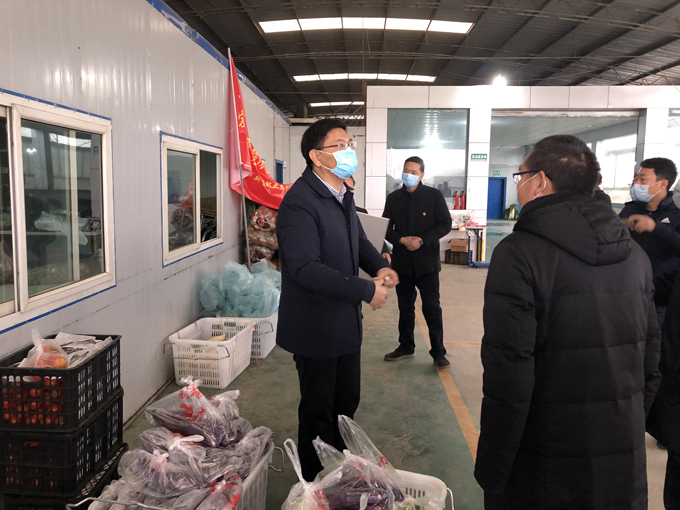 疫情期間省、市各級領導關心民生鼓勵生產(chǎn),各職業(yè)農(nóng)民、自愿者都在為抗擊疫情默默付出,向大家致敬!